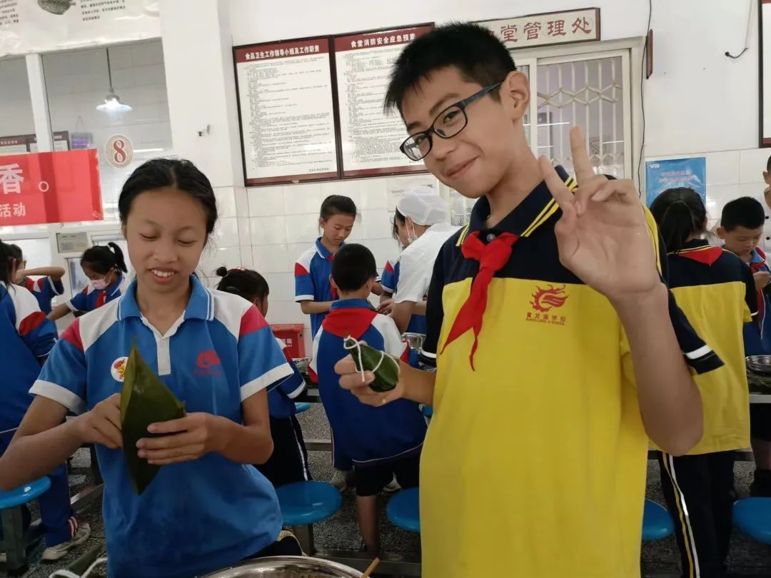 我爱中国节，端午名粽香——记黄龙溪学校劳动教育主题实践活动