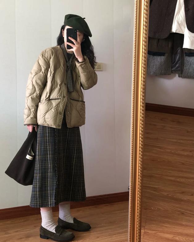 这个冬季，无论穿大衣还是羽绒服，配上这种帽子都好看