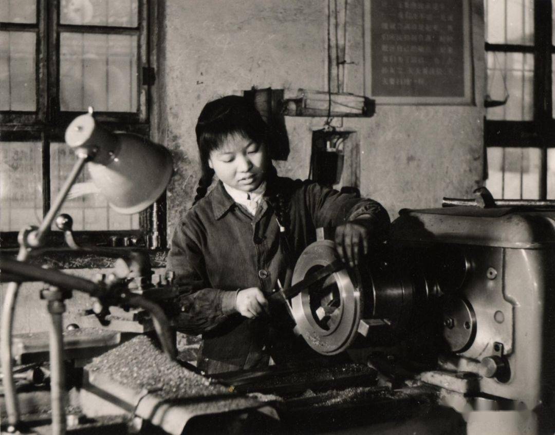 天津工业大学继续教育学院（机床轰鸣的岁月）