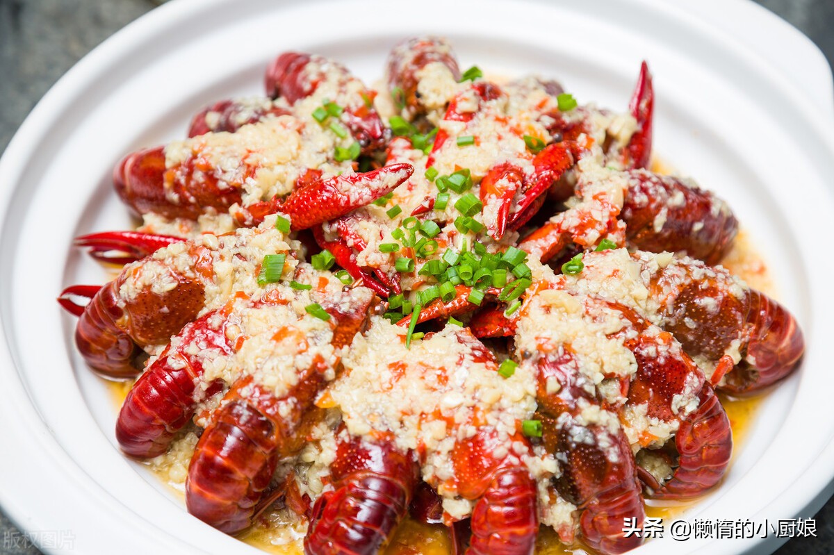 蒜蓉小龙虾怎么做？怎么才能把小龙虾做的好吃？