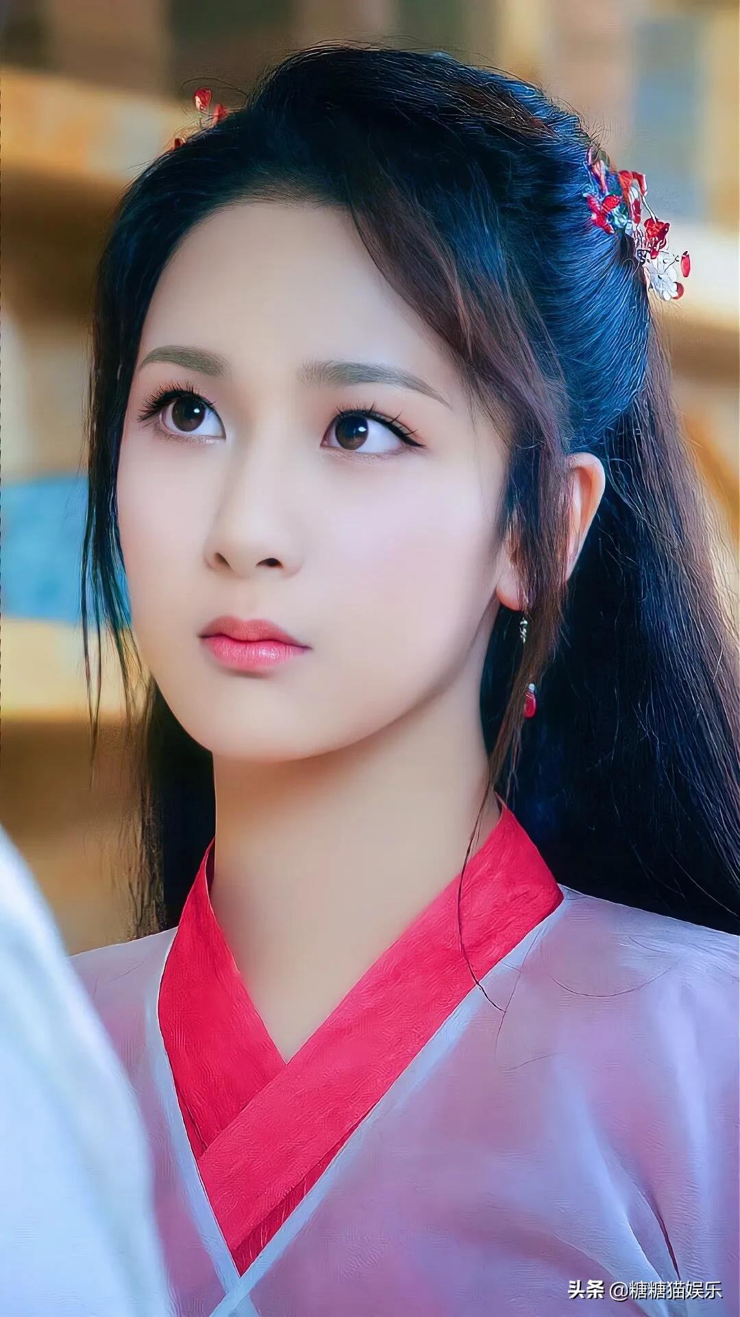 杨紫：清纯甜美，靓丽多姿