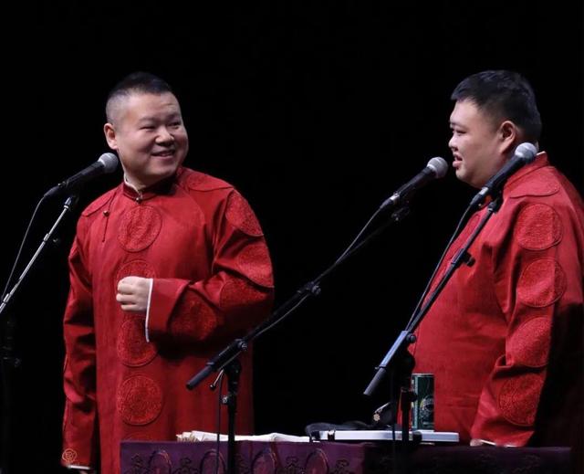 有一种“暖”叫善良，黄晓明救人，岳云鹏挡酒，个个细节见人品