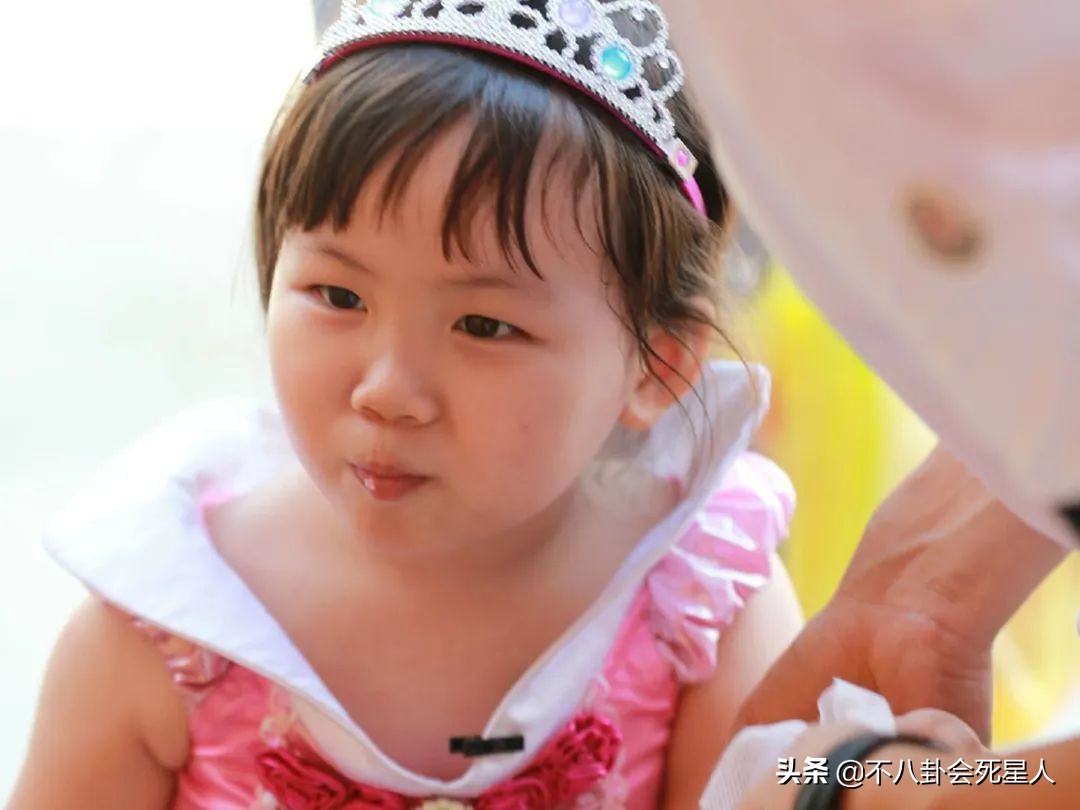 《爸哪》8位变化大的女孩，王诗龄减肥20斤变尖脸，曹格女儿成熟