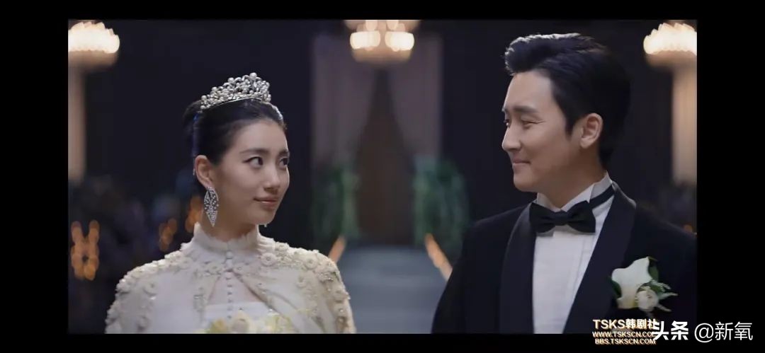 长得姬里姬气配一脸，实际上却是正版和盗版的差别？