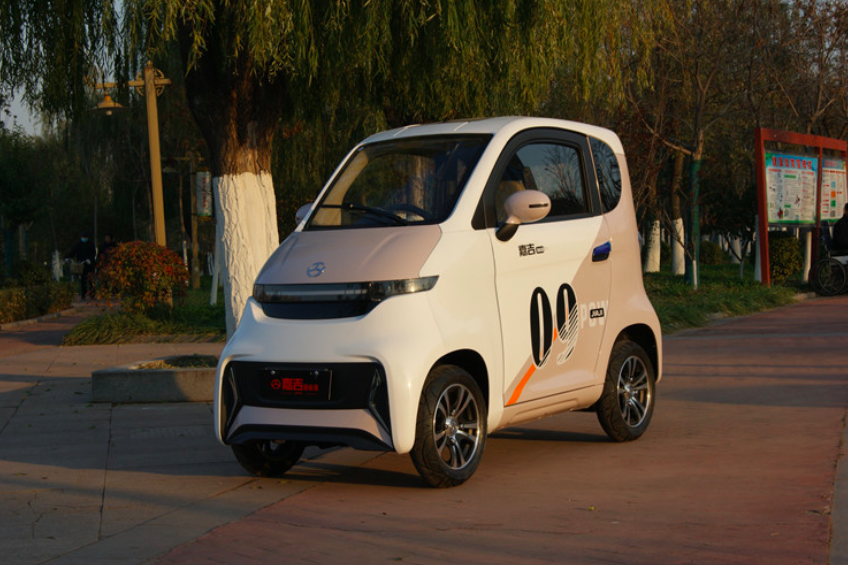 2款低速新能源汽车，最大续航170公里，提供2年或3万公里质保