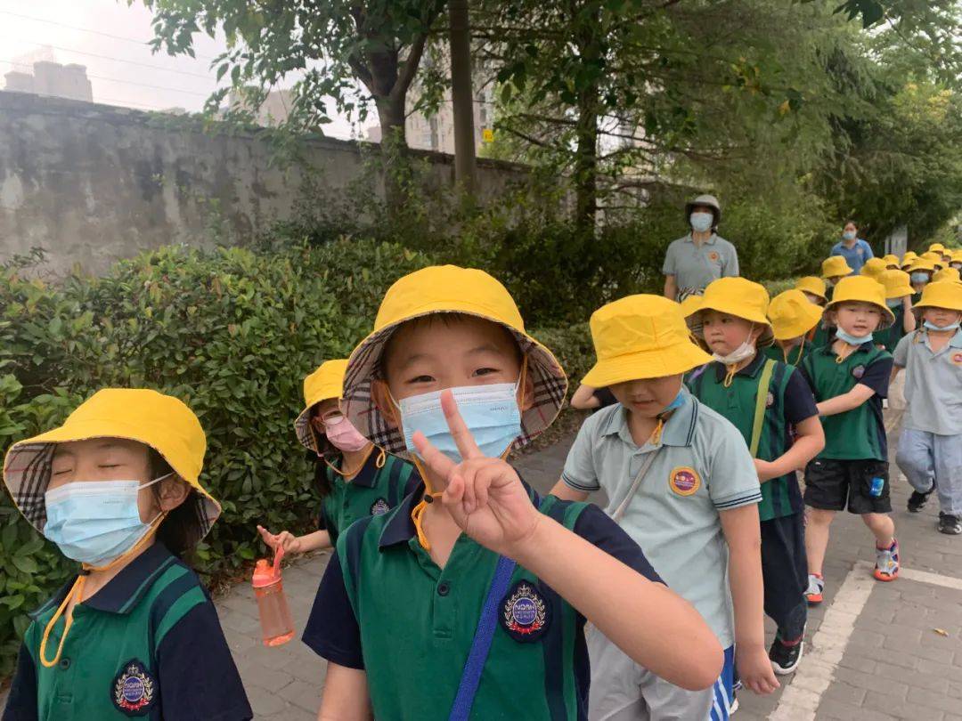 《你好，小学》—诺亚舟中联壹城幼儿园（大班走进军民小学参观）