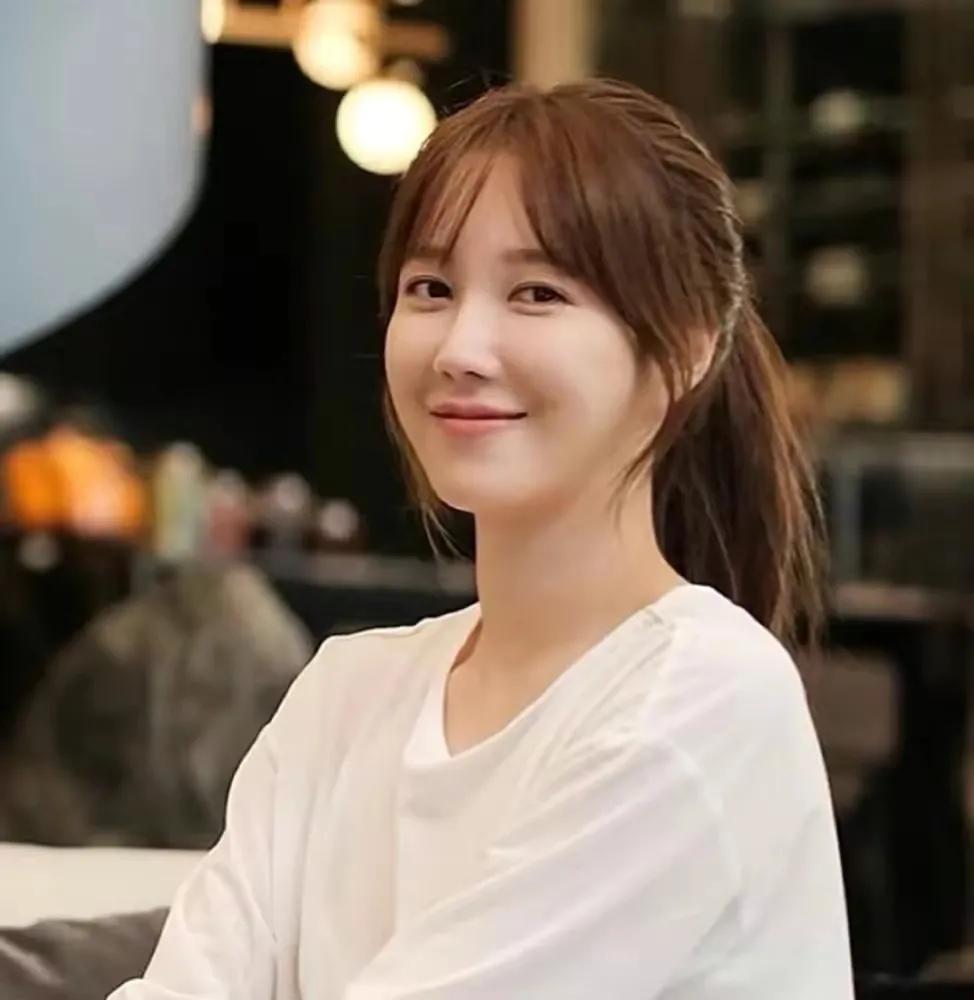 李智雅隐婚14年离婚和父母7年没联系前男友莫名当小三