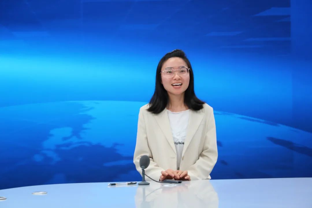 双流区实验小学外国语学校全体教师受邀到区融媒体中心参观学习