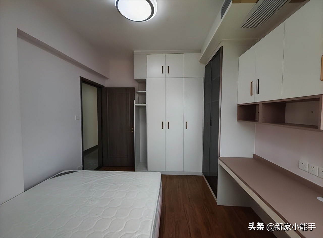 他家116平新中式风格，全屋文雅又大气，进屋就被入户玄关迷住