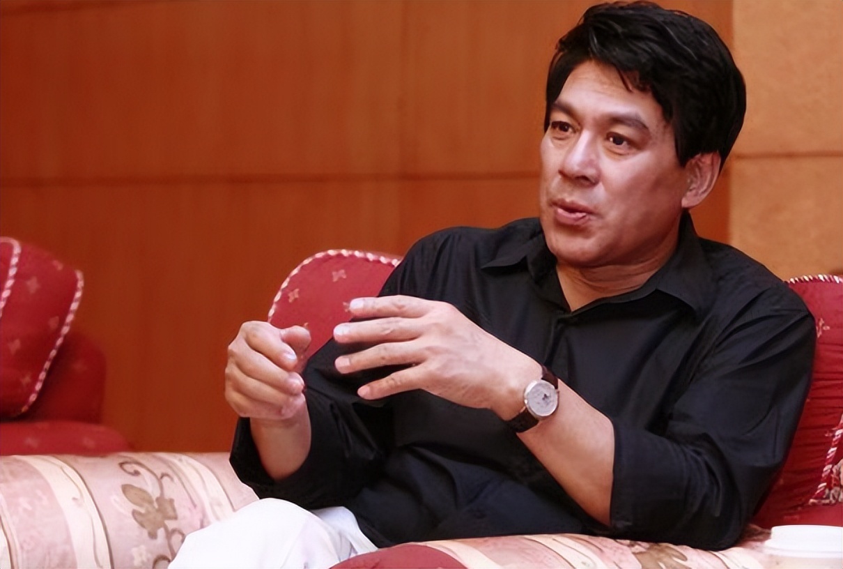 朱时茂：与妻子结婚42年零绯闻，为何年过半百绯闻却不断？