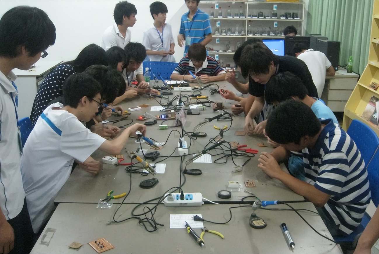 2022年高考报志愿，500—550分可选择的专业，好就业收入也不错