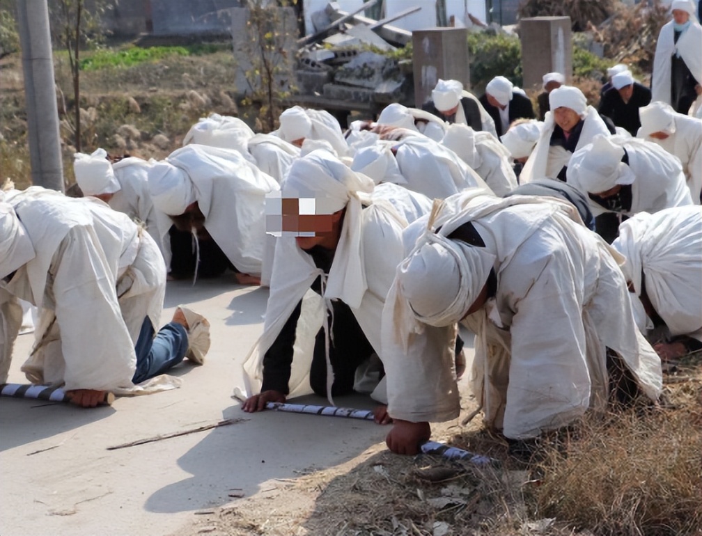 抚摸去世老人摸了过世的老人怎么办