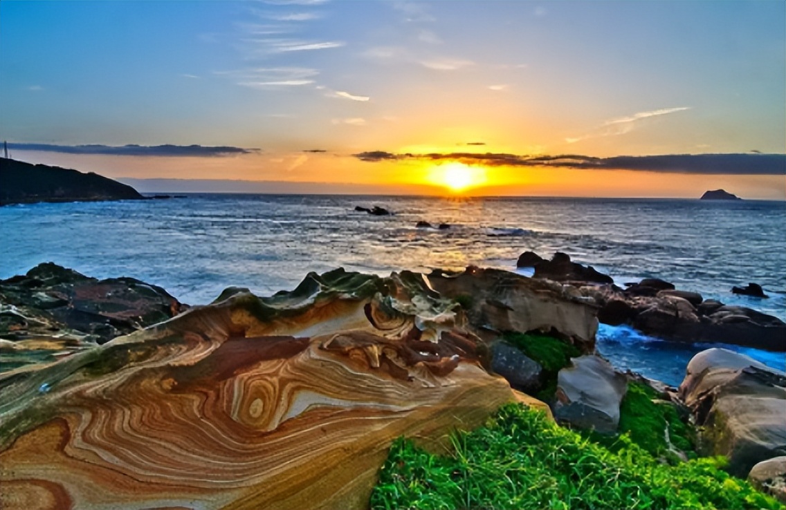 1987年，蒋经国看完邓小平送给的礼，红了眼眶：共产党的情我领了