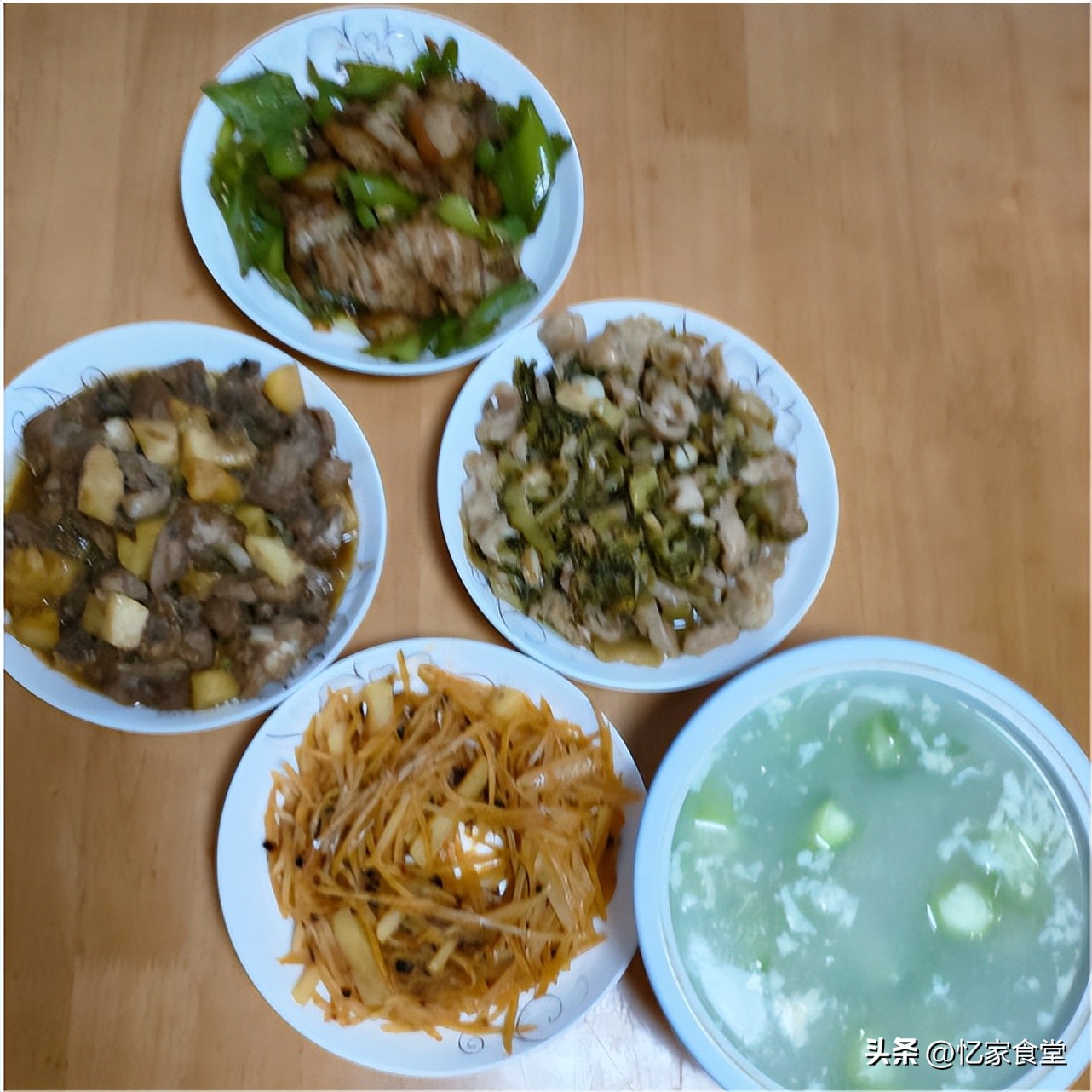 广西10岁女孩放暑假学做菜，晒出4菜1汤，网友：你是来报恩的吗？