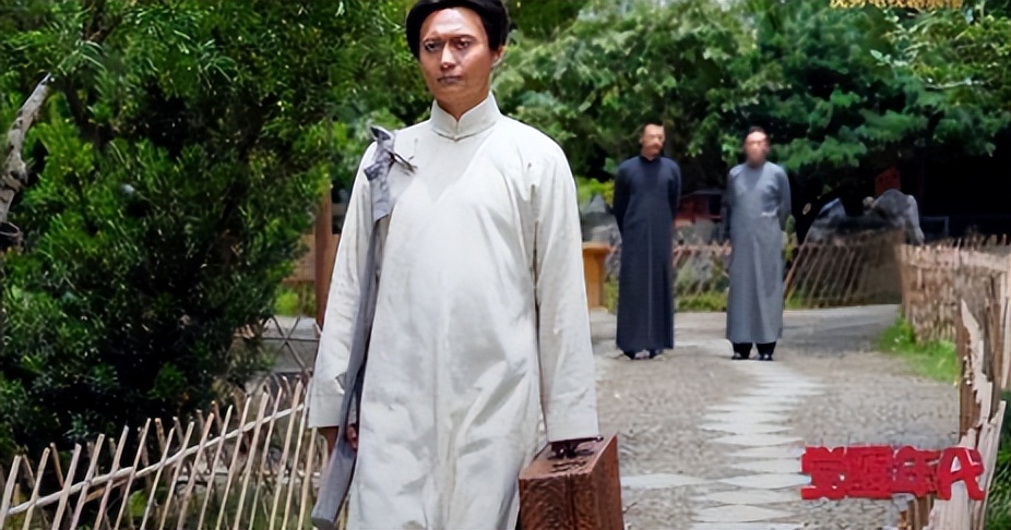 太像了，中国演毛泽东最牛的9个演员，唐国强仅排第2，张铁林倒数