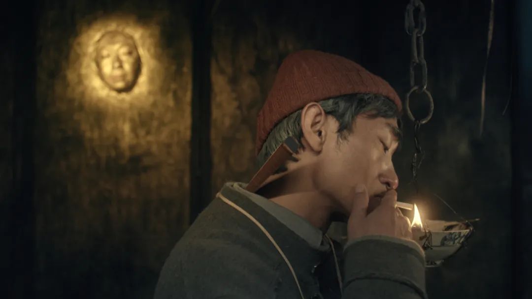 自称“野路子”出身，他却拍出口碑异常火爆的神片