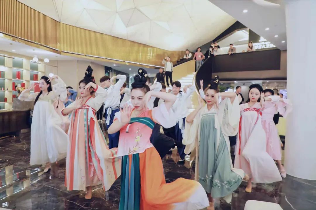 贵州卢浮宫大卫整装面市 开启贵州全案整装新风向