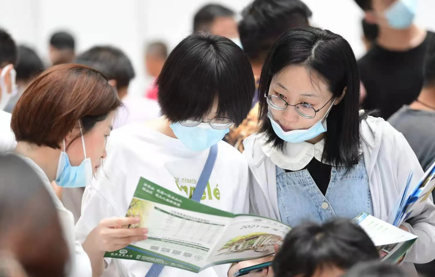 填报志愿决定高考成败，考生用这6种方法，可找到“冲稳保”大学