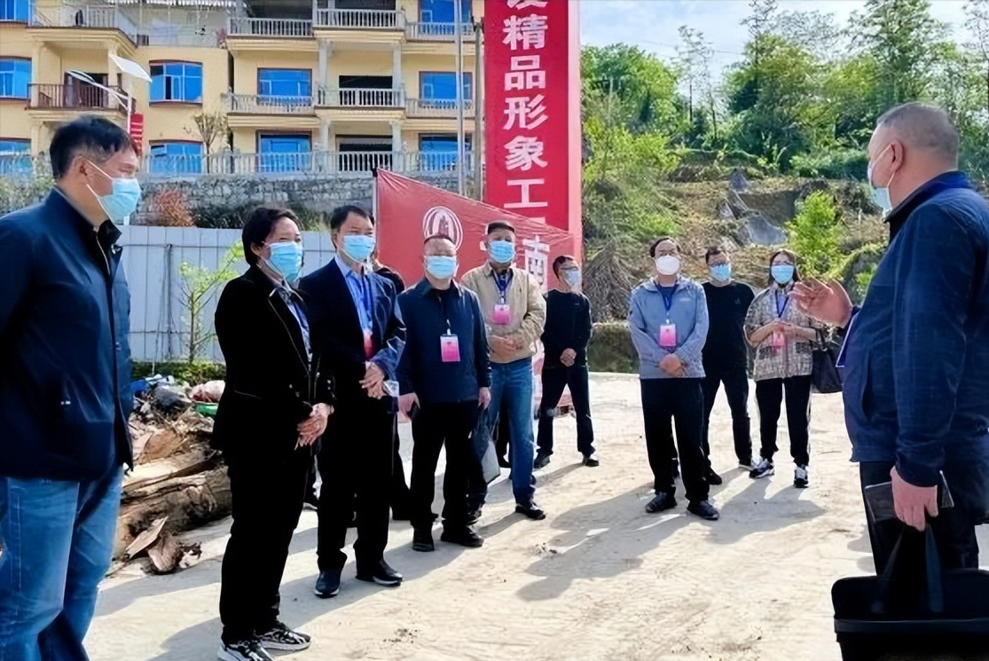 云南镇雄有个天坑溶洞群，将打造为地质公园