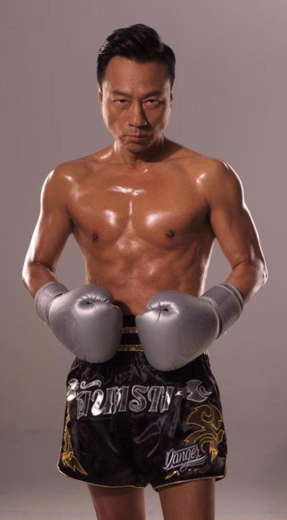 明明是50多岁的大叔，却把自己活成20岁的小伙，这些男星，我服