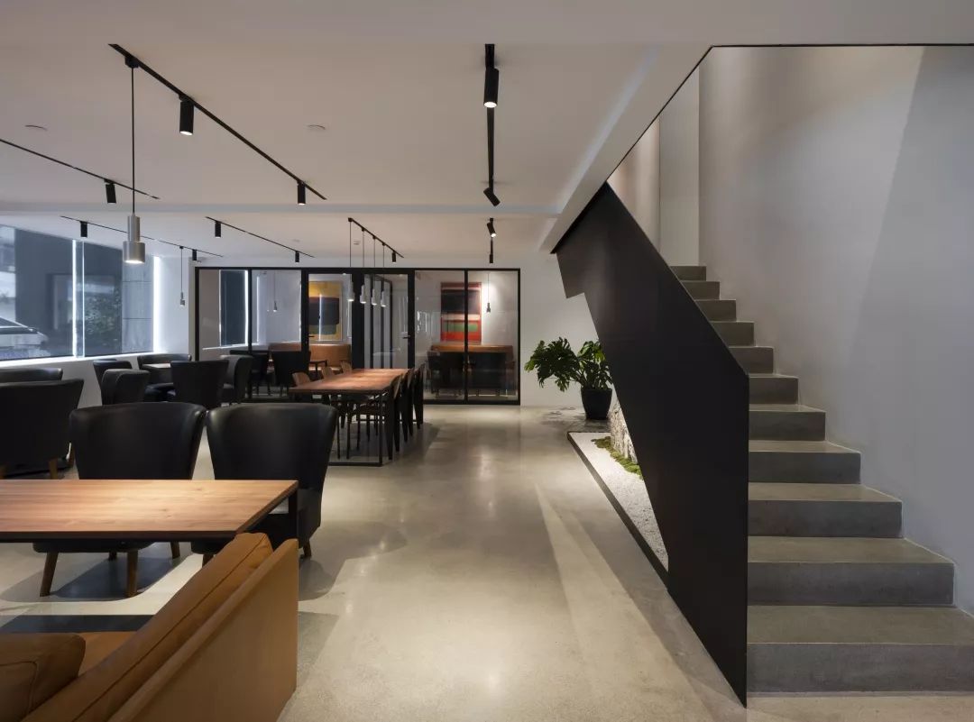 杭州吴越画室：2023届「定制班」招生简章，开启艺术的大门