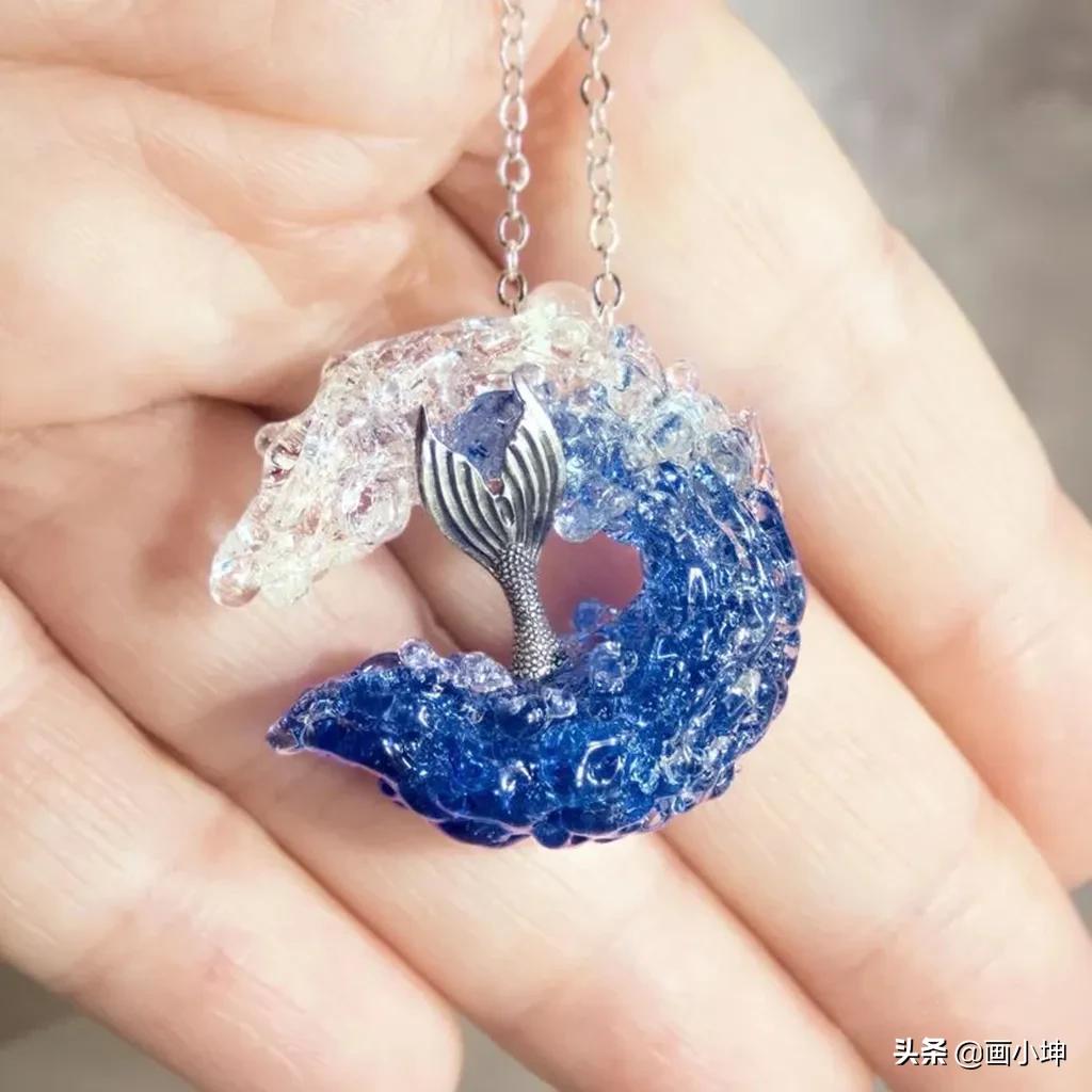 微缩的海浪造型玻璃配饰