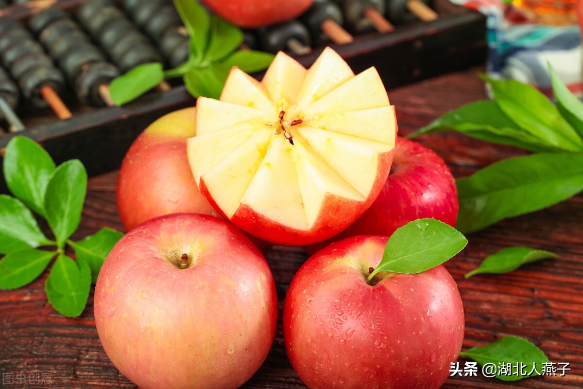 春天最适合吃6菜3果，含有大量维生素e和维生素c，多吃也不胖