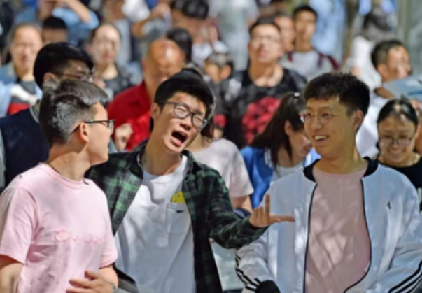 2022年高考预估，各科多少分能考985大学？家长和学生提前打算