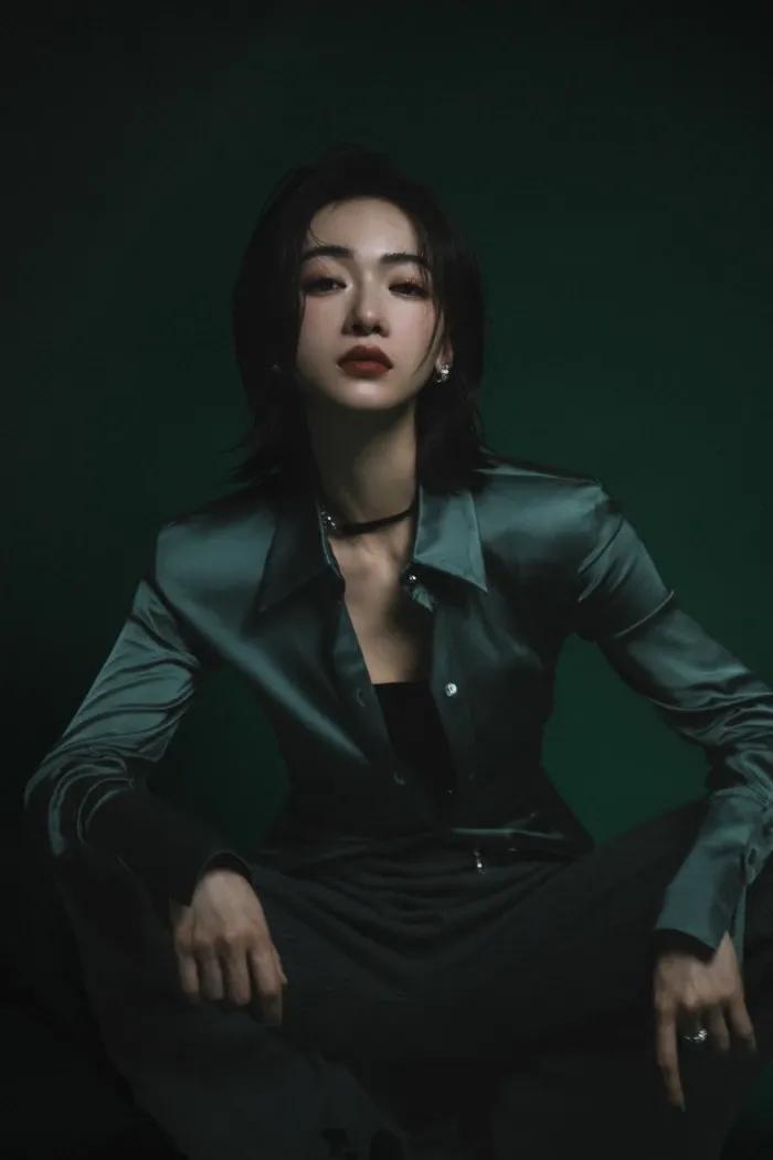 看了浪姐3,才发现吴谨言原来这么美