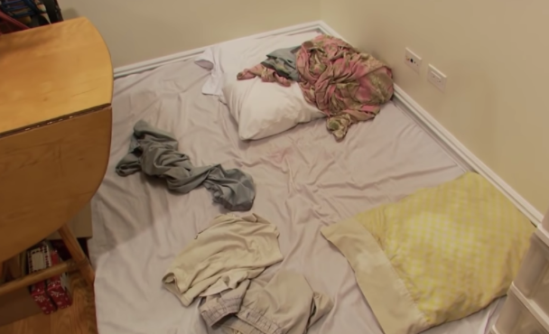 日裔女白领凯特：20年不买内衣，食物全靠捡，纸巾晒干用2遍才扔