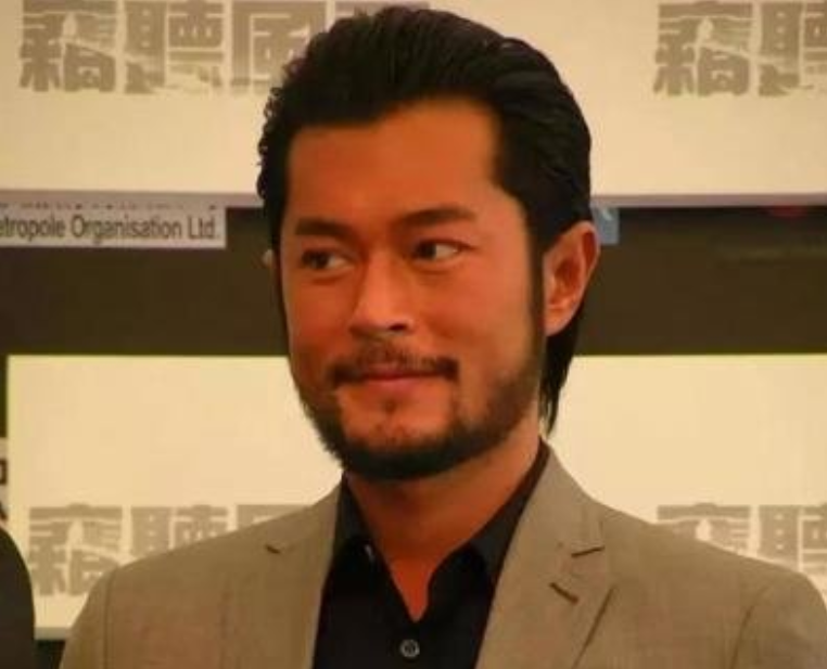 原来这7位油腻大叔，早年颜值“一个顶两个”，唇红齿白又英俊