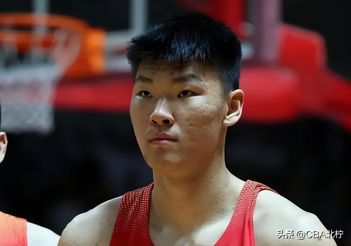 cba 翟晓川在哪个队(CBA三消息：广东错失国手内线，翟晓川高烧打球，胡明轩状态迷失)