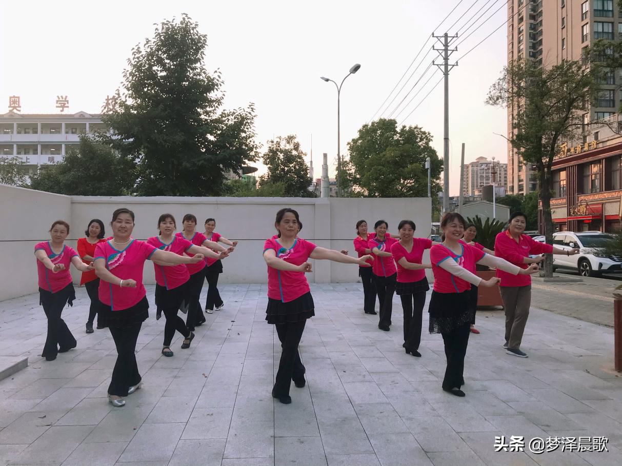 老有所乐 银发舞动 云梦城关镇老年大学建新社区学习点舞蹈班开班了