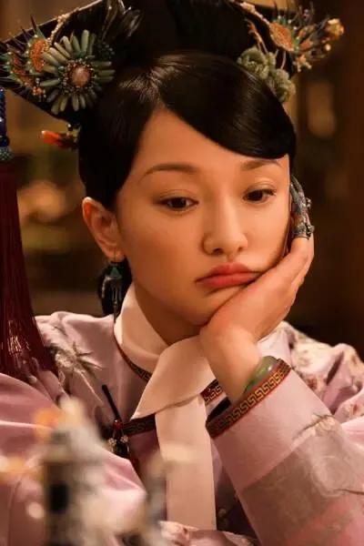 青樱的与四阿哥的相识，相知相爱相守，最后青樱去世