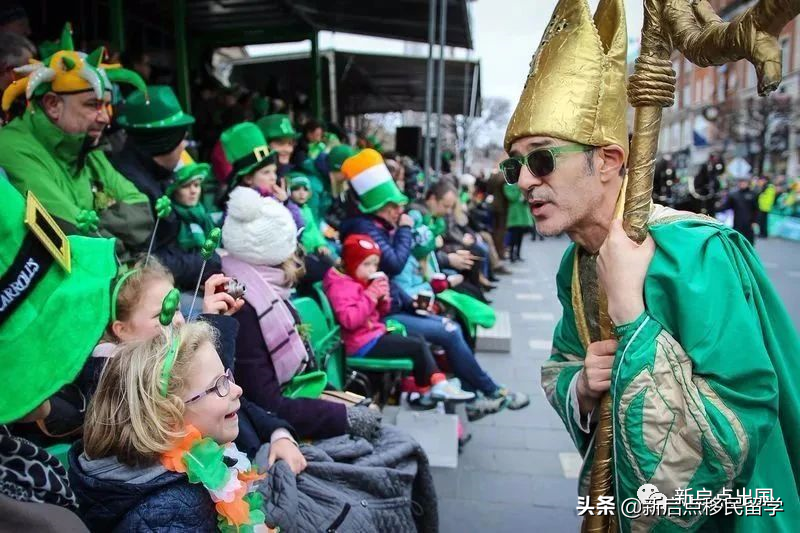 人人都带绿帽子的爱尔兰国庆节到底什么样？