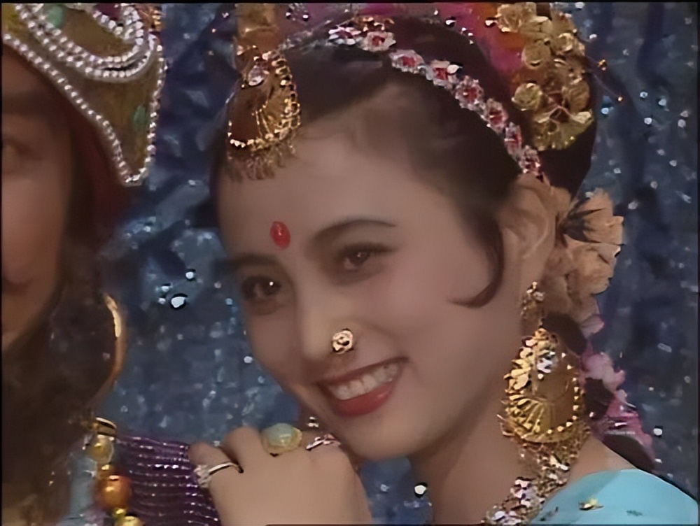 小时候真傻，《西游记》只顾看猴，好看的妖精都错过了