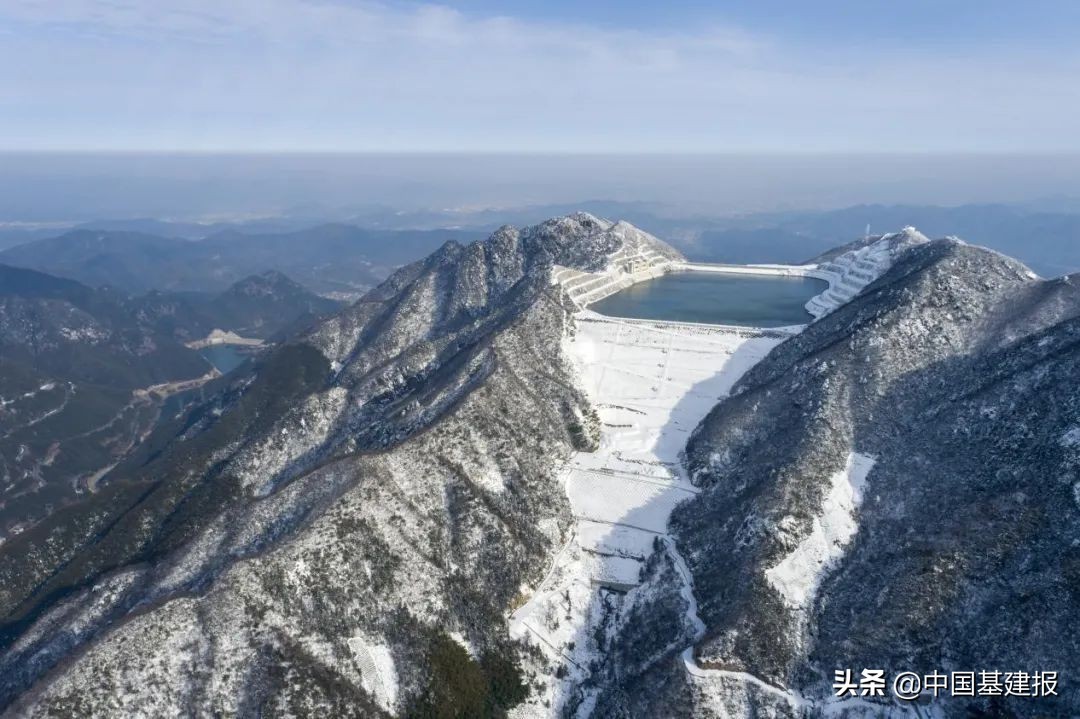 长龙山4号机组投产发电，位于浙江安吉，华东最大抽水蓄能电站