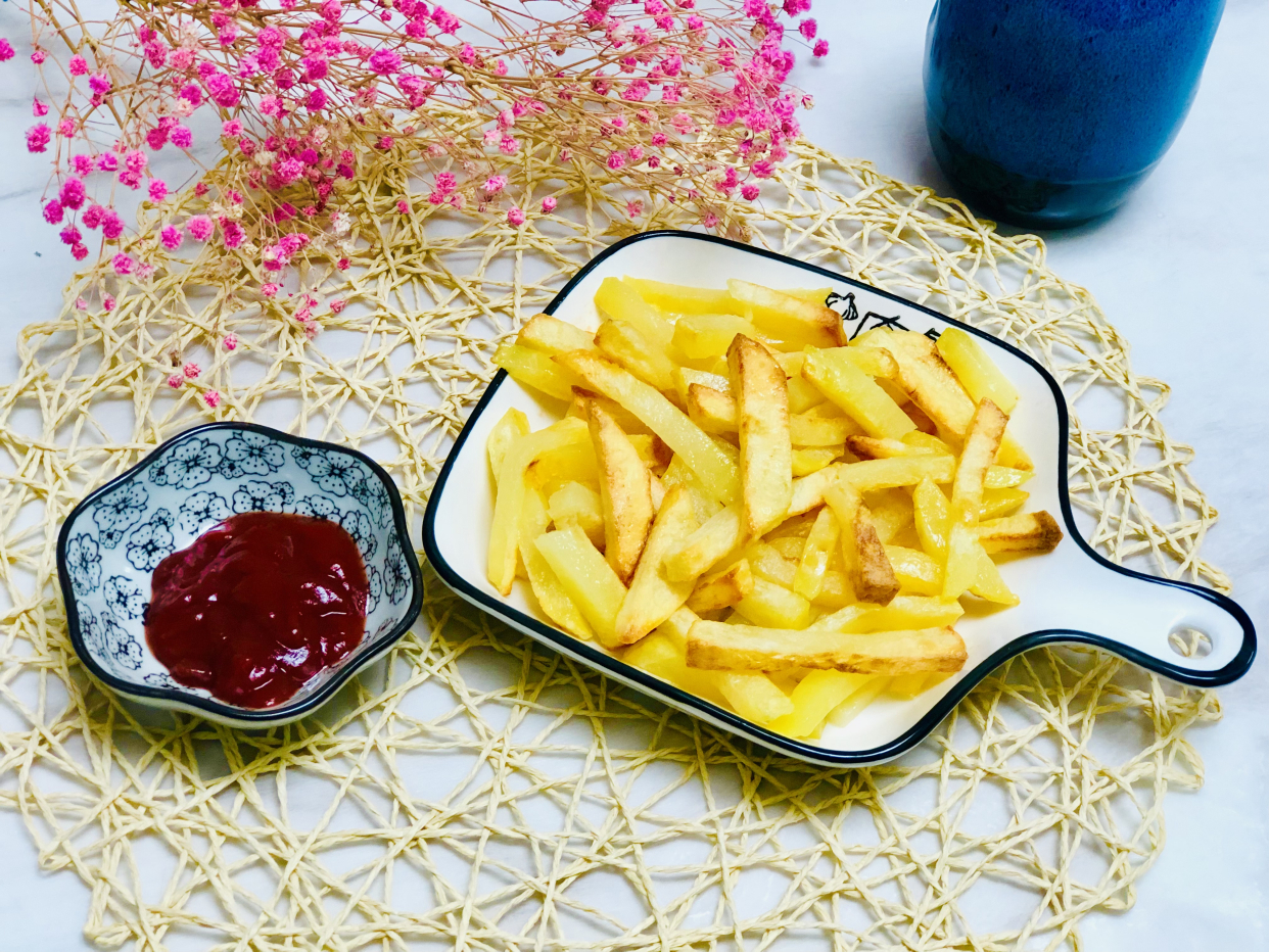 快餐店畅销的炸薯条，自己在家就能做，成本不到3元，孩子吃嗨了