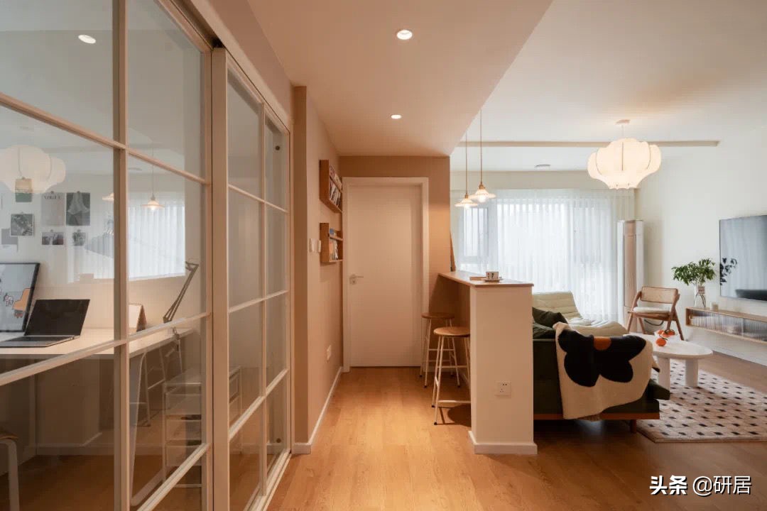 85m²现代简约风，不豪华很温馨，亲戚们都说很好看，特别适合居家