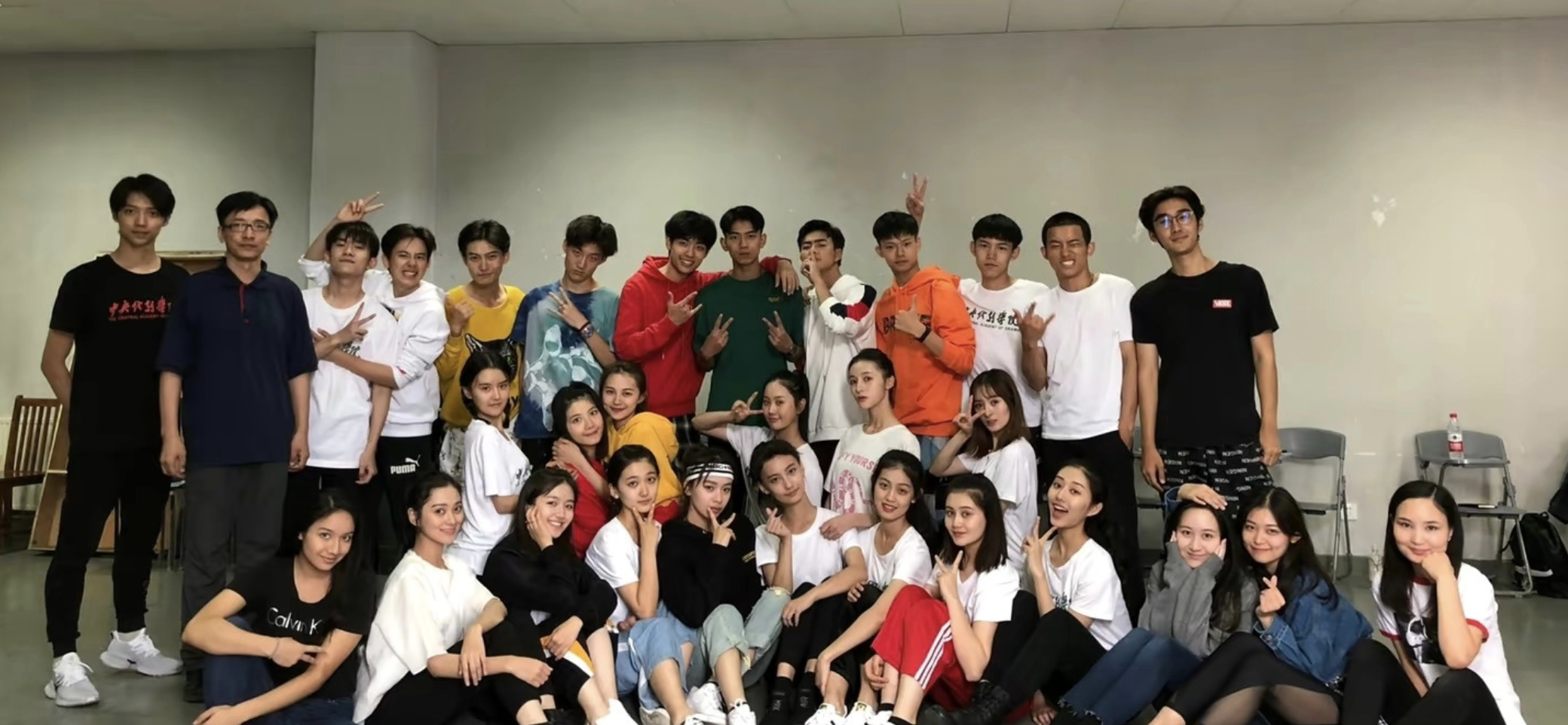 中戏北电2018级毕业啦！7位小生小花带光环出校园，未来一片光明