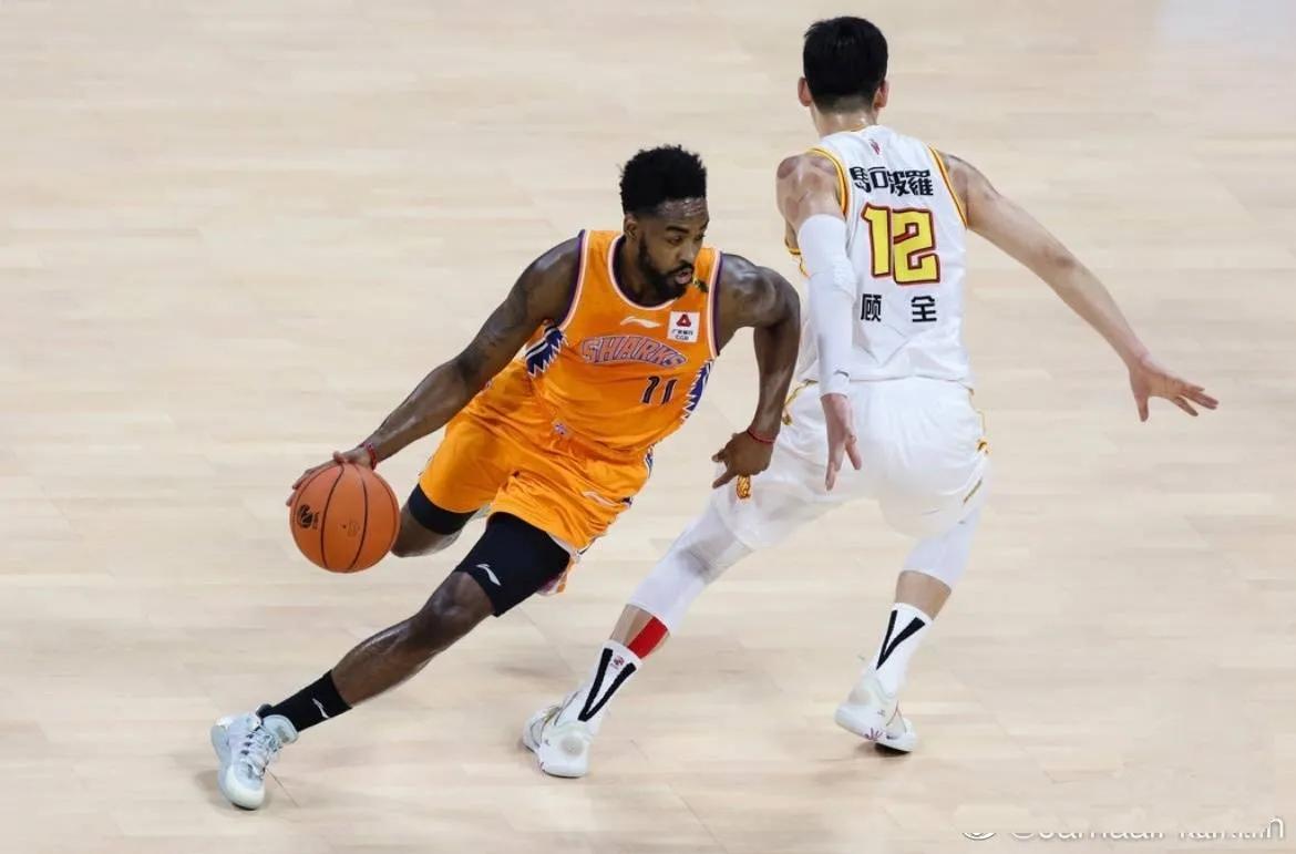 为什么nba全面压过cba(为啥林书豪他们说CBA对抗比NBA大？因为他们在给自己的无能找借口)