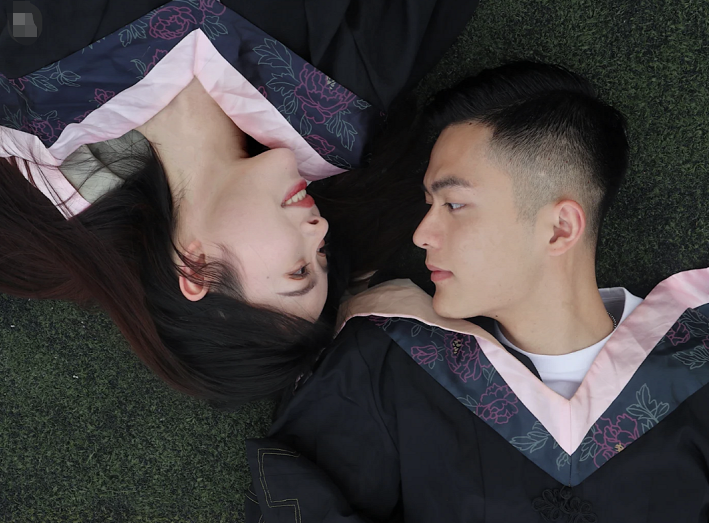 男生家长给孩子忠告，尽量在读大学时找对象，毕业后才懂得原因