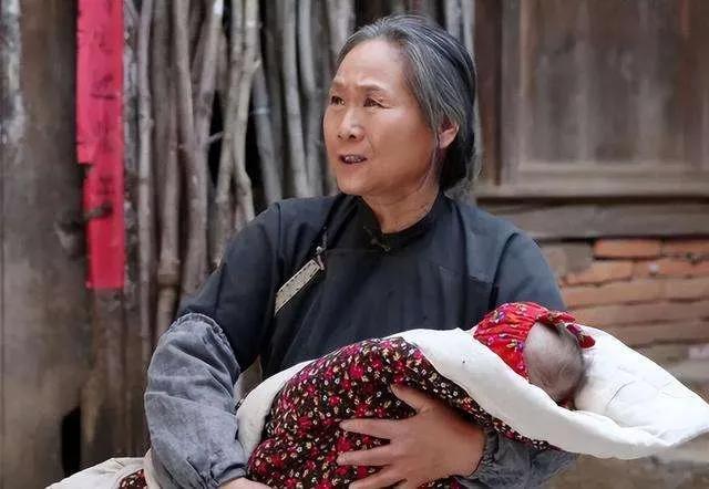 演员毛孩：用前途换母亲余生快乐，母亲火了我没戏拍，也无怨无悔