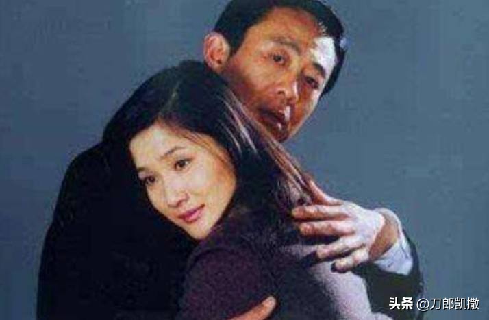 年轻时貌美如花，如今成了“村花”的代言人的九位女星