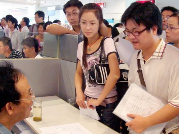 工作后才恍然大悟，校招和社招的差别很大，后悔没听辅导员的话