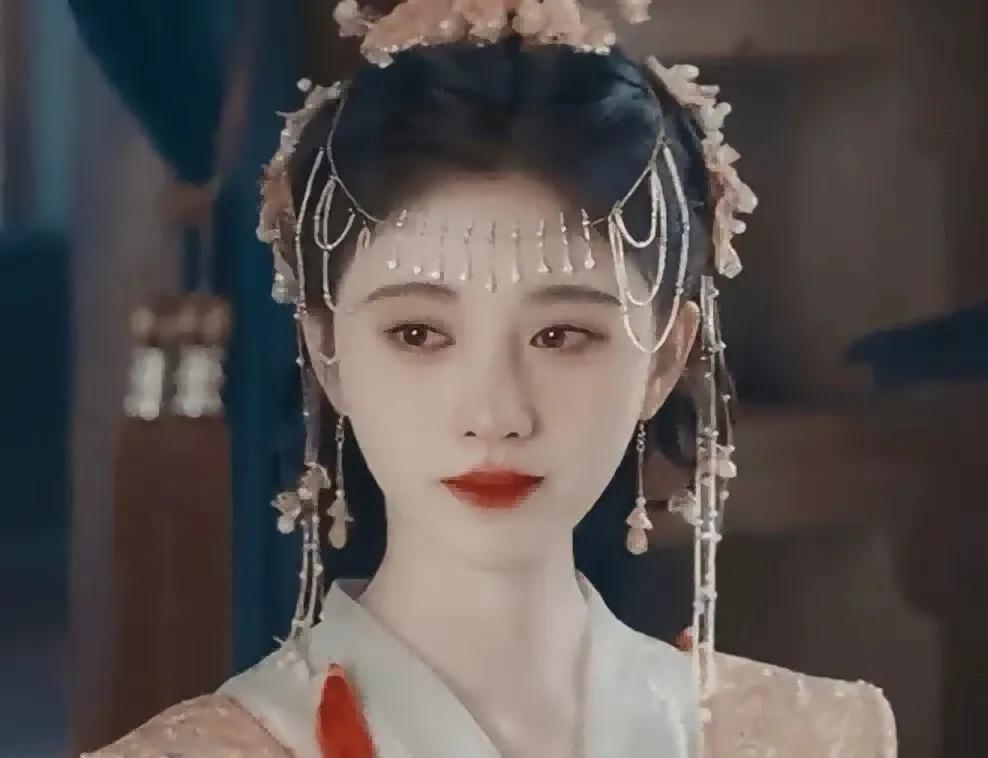 额饰别瞎戴，有人倾国倾城，有人扭捏做作，这6位造型谁最入你眼