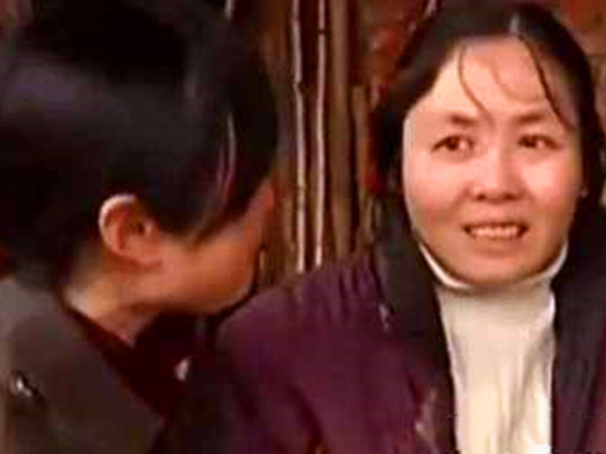 1995年，四川女大学生被120元卖给55岁老汉，17年后获救时已变疯