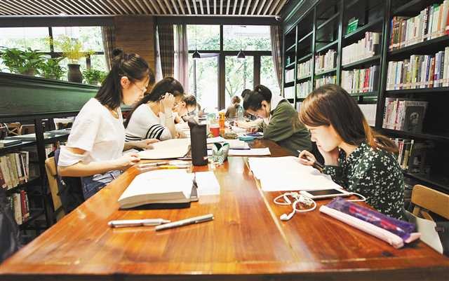 大学到底选择省外还是本省？想清楚以下四点，选择学校不纠结