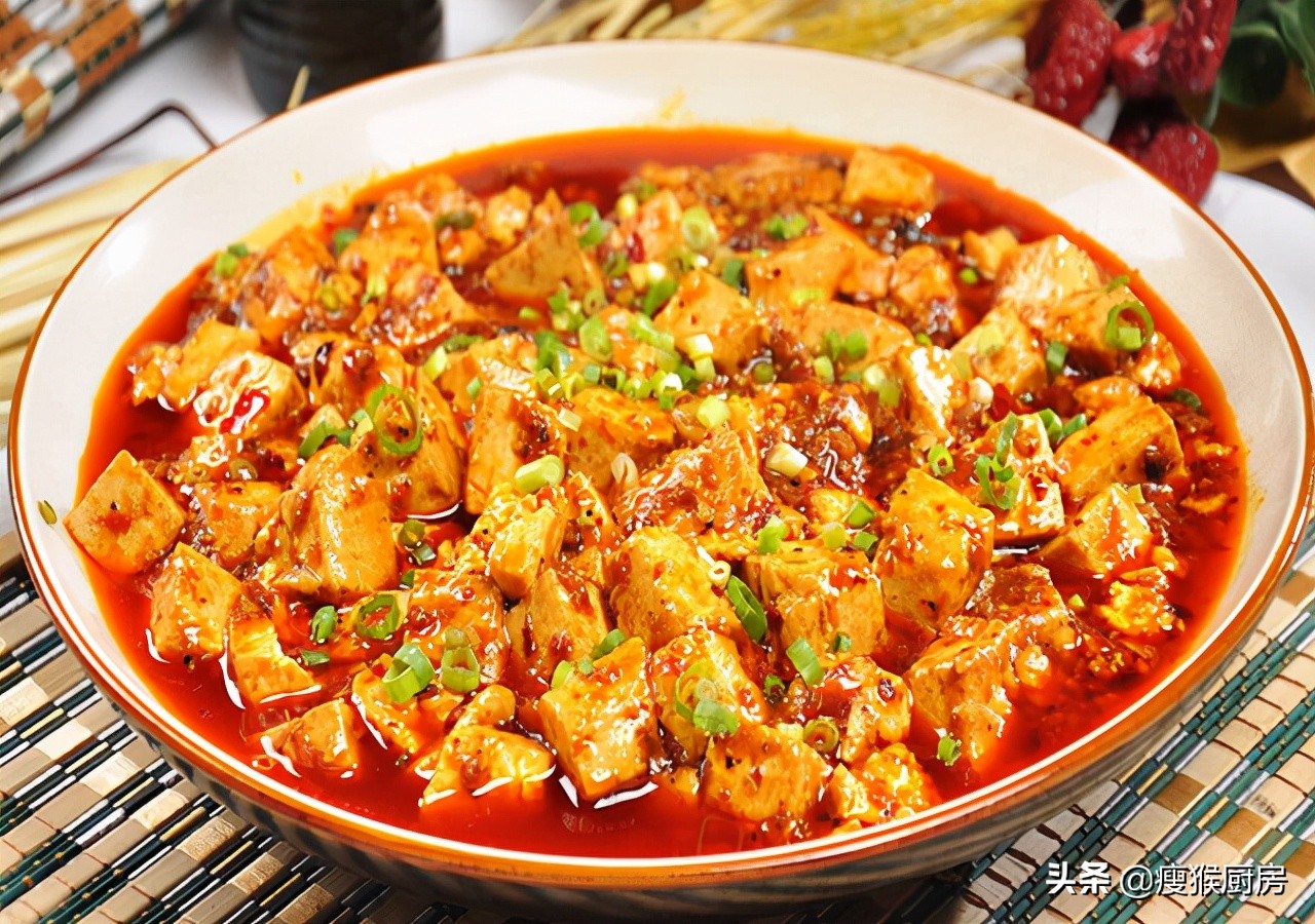 法国十大名菜：鹅肝酱、油爆虾、奶油蘑菇汤、红酒炖牛肉、法式烤鸭。