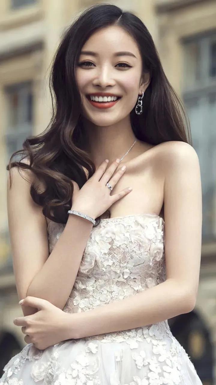 倪妮惊艳写真照